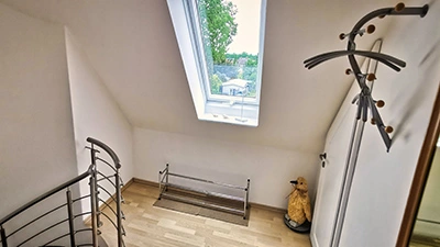 Vorraum mit Abstellplatz für Schuhe und Jacken Vorraum mit Abstellplatz für Schuhe und Jacken