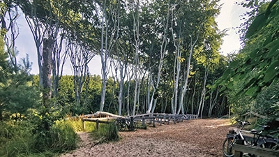 An den Stränden viele große Abstellmöglichkeiten für Fahrräder An den Stränden viele große Abstellmöglichkeiten für Fahrräder